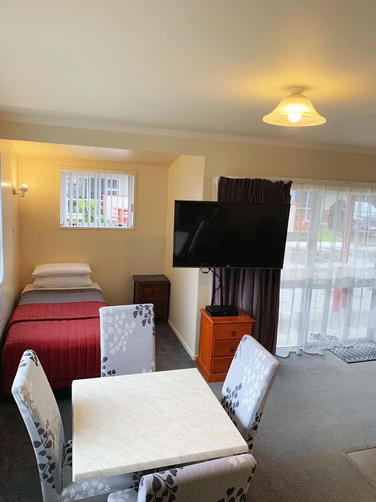 Amber Court Motel Te Anau Εξωτερικό φωτογραφία