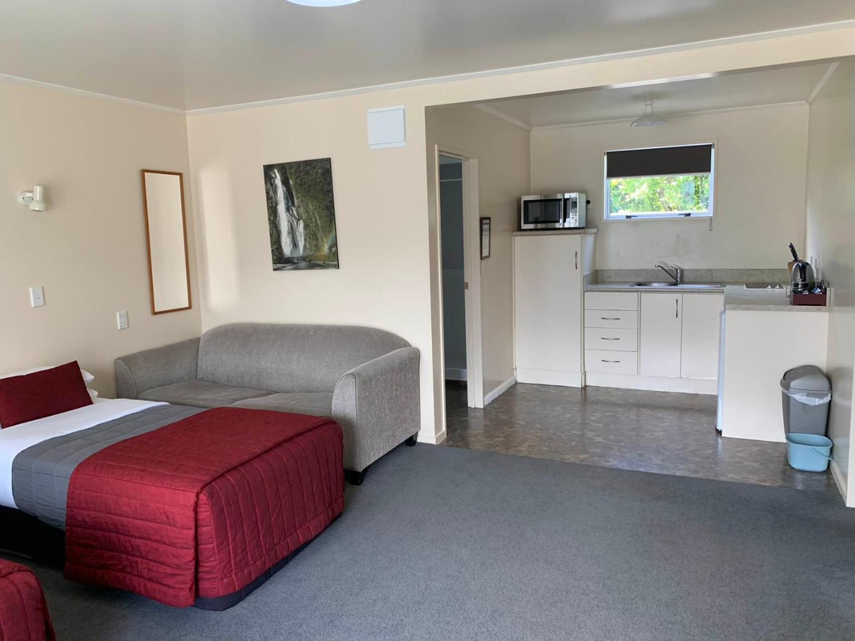 Amber Court Motel Te Anau Εξωτερικό φωτογραφία
