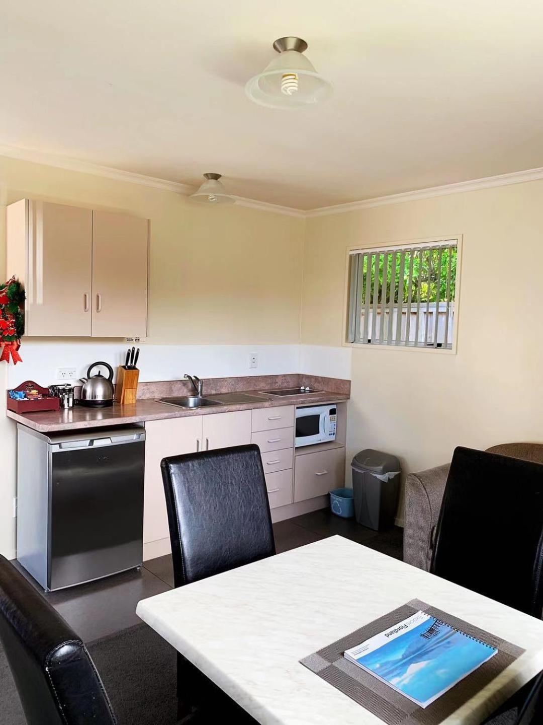 Amber Court Motel Te Anau Εξωτερικό φωτογραφία
