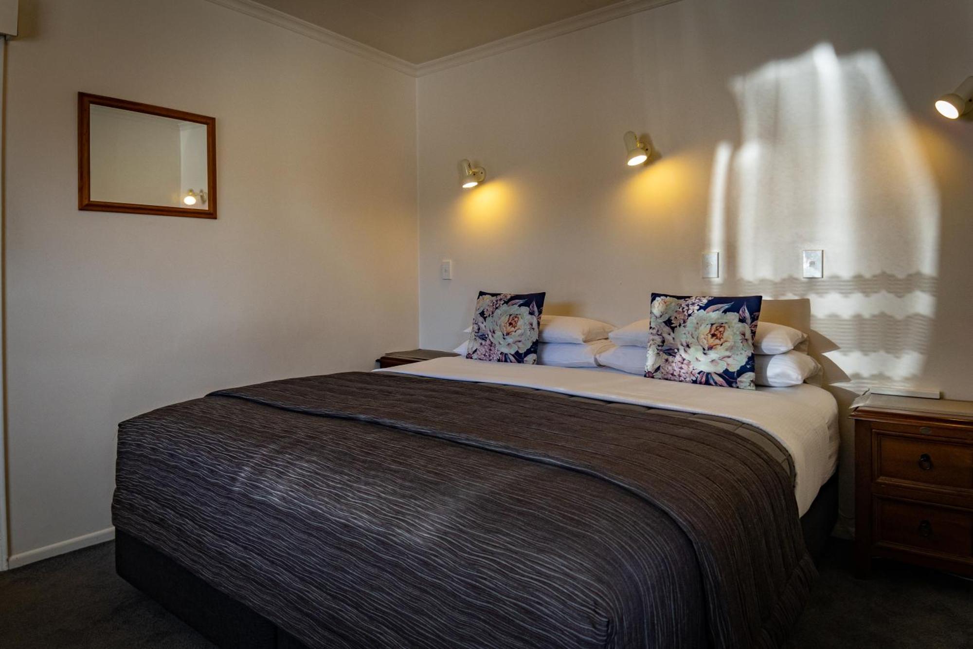 Amber Court Motel Te Anau Εξωτερικό φωτογραφία