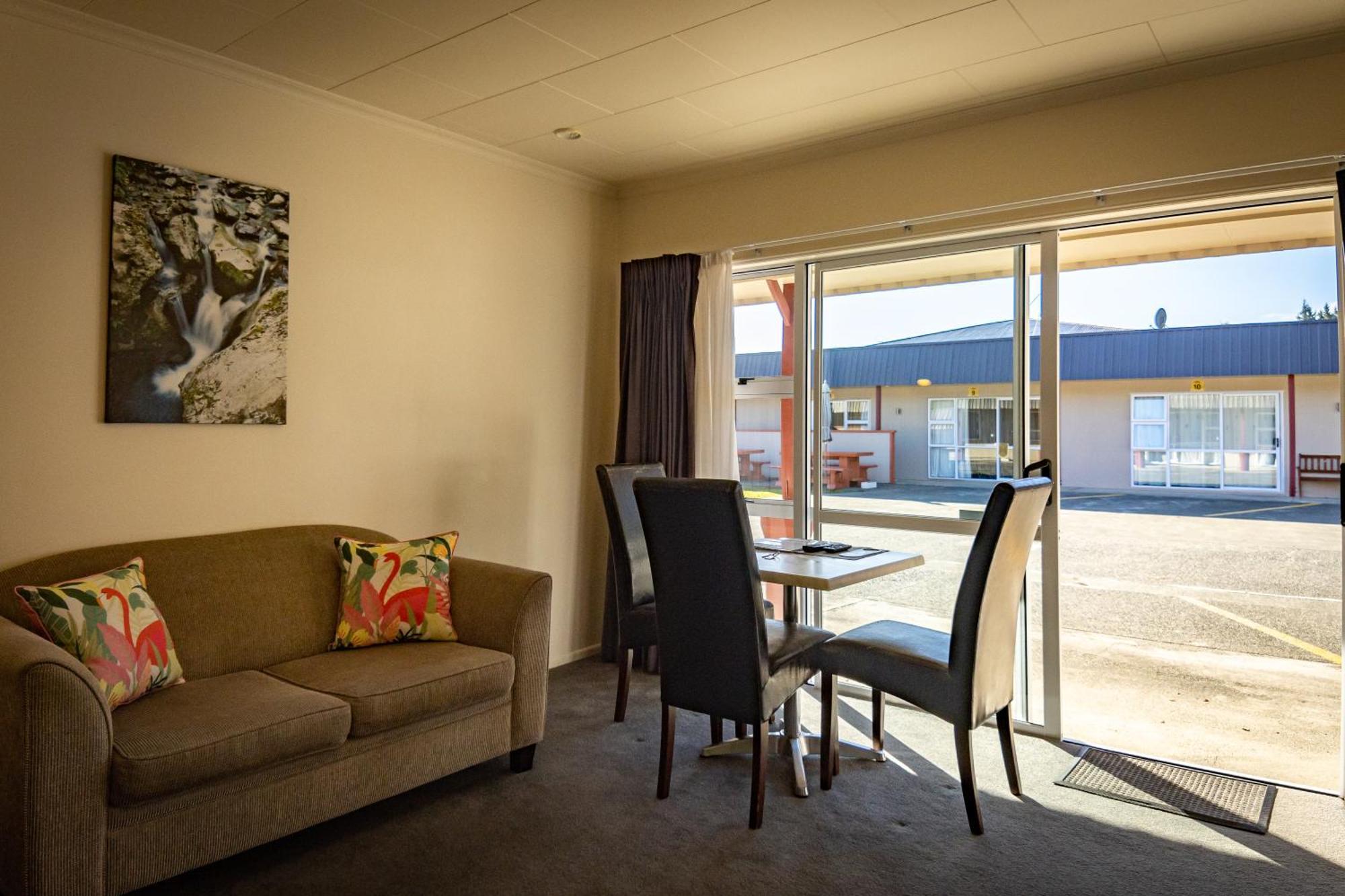 Amber Court Motel Te Anau Εξωτερικό φωτογραφία