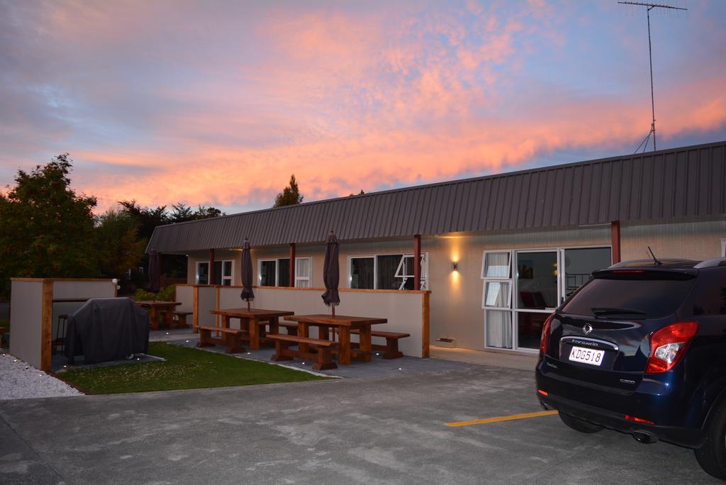 Amber Court Motel Te Anau Εξωτερικό φωτογραφία